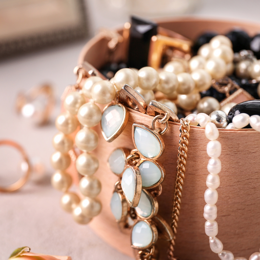 Mom Deserves the Sparkle: The Perfect Guide to Finding Jewelry for Mom
