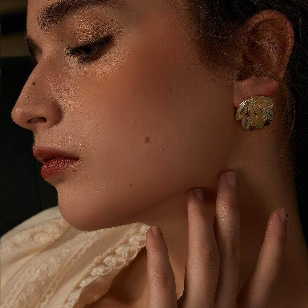 14k Gold Leaf Decor Studded Earrings