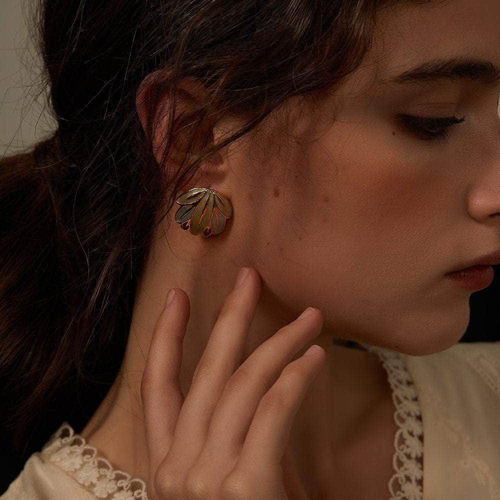 14k Gold Leaf Decor Studded Earrings