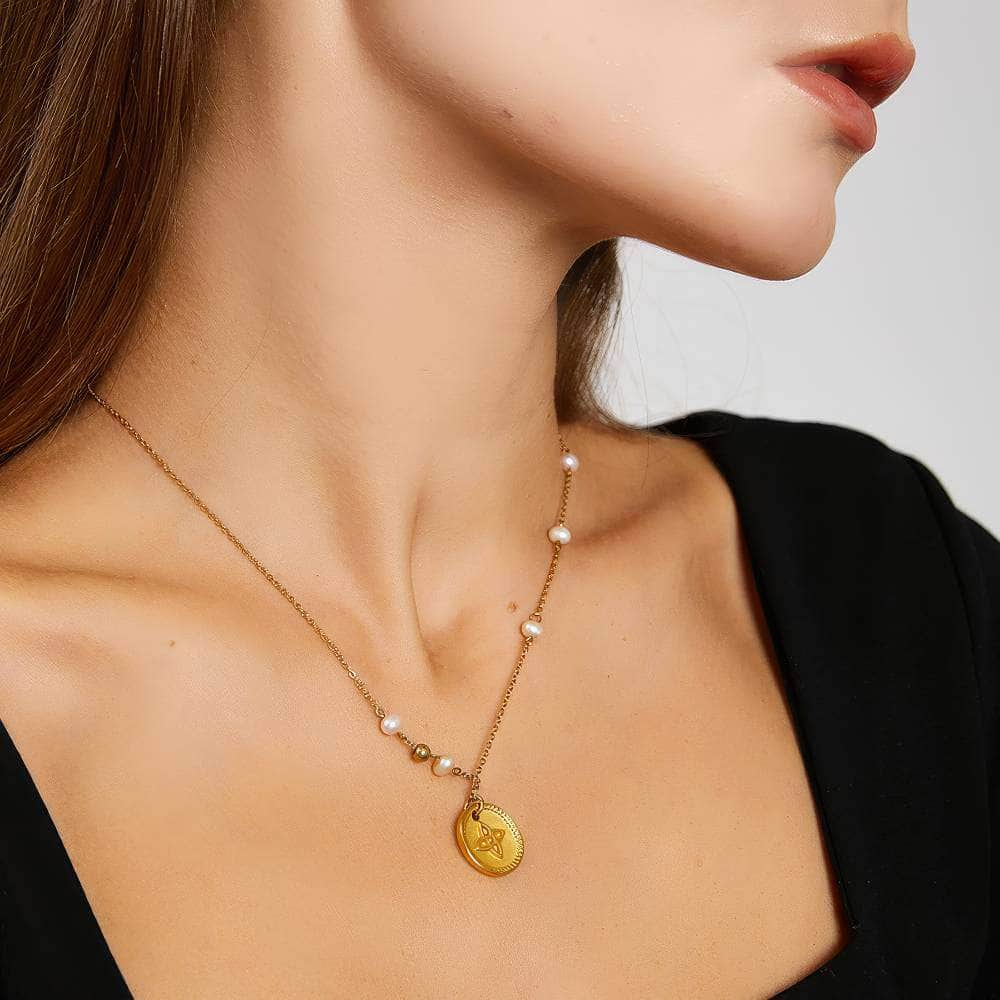 14K Gold Oval Starry Pendant Pearl Accented Necklace Gold