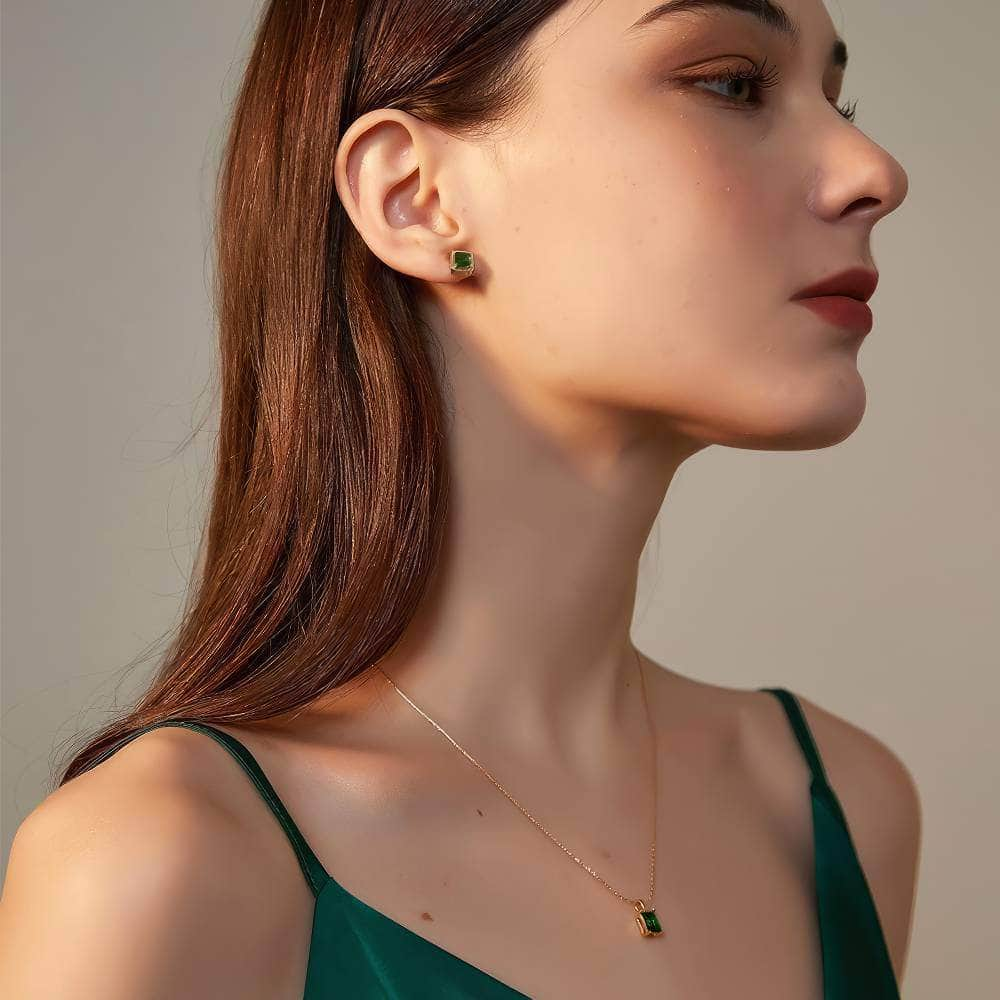 14K Gold Rectangular Cut Emerald Gemstone Necklace Green