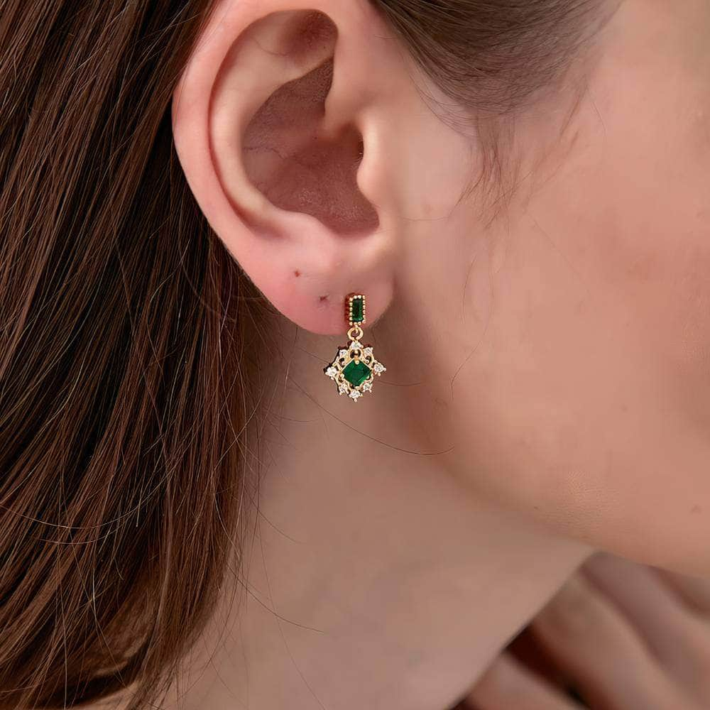 14K Yellow Gold Vintage Crystal Emerald Earrings Green / Clip On