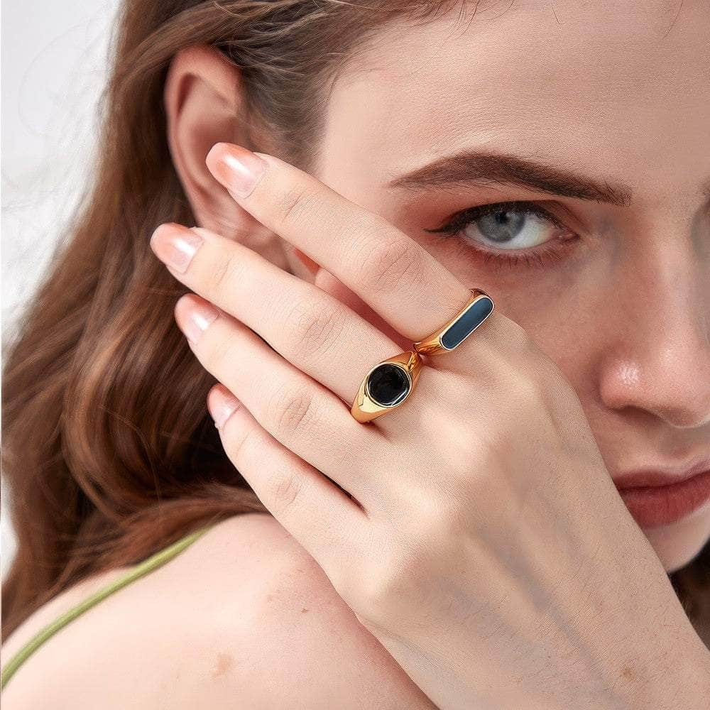 18K Gold Signet Inlaid Black Onyx Two Set Ring 7US / Black