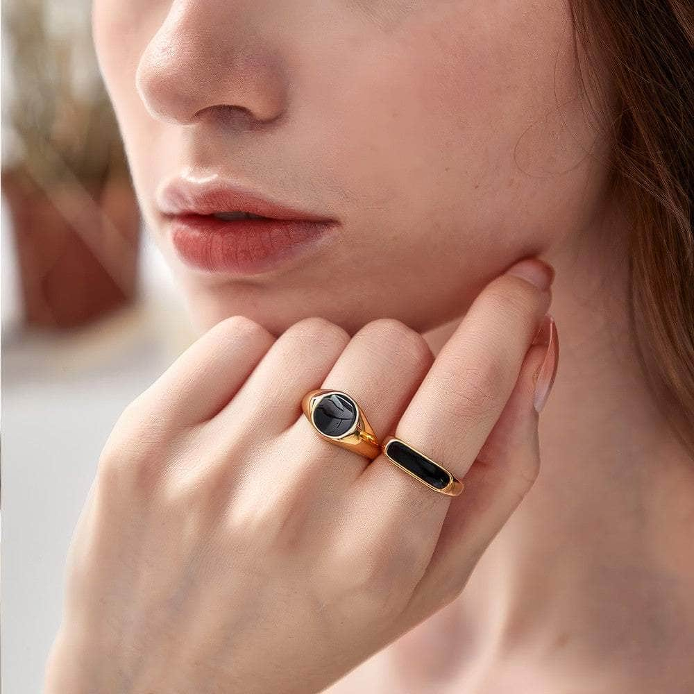 18K Gold Signet Inlaid Black Onyx Two Set Ring 7US / Black