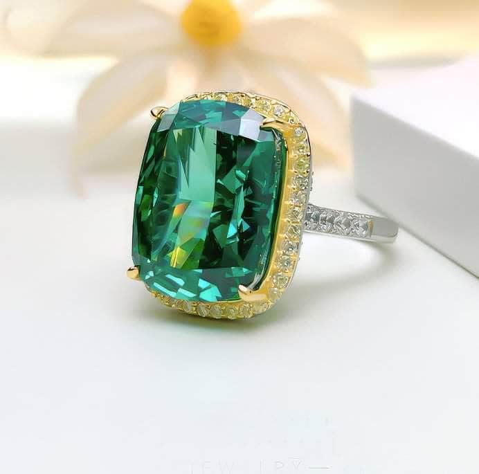 8.32 Ct Cushion Cut Lab Simulated Diamond Emerald Gemstone Ring