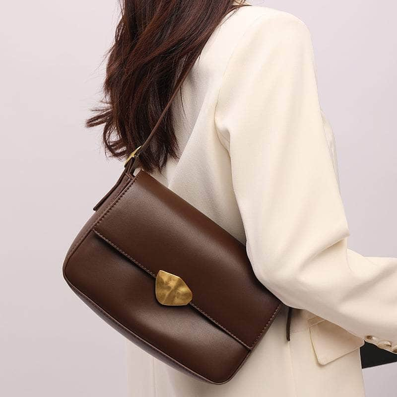 Classic Leather Handbag with a Vintage Touch