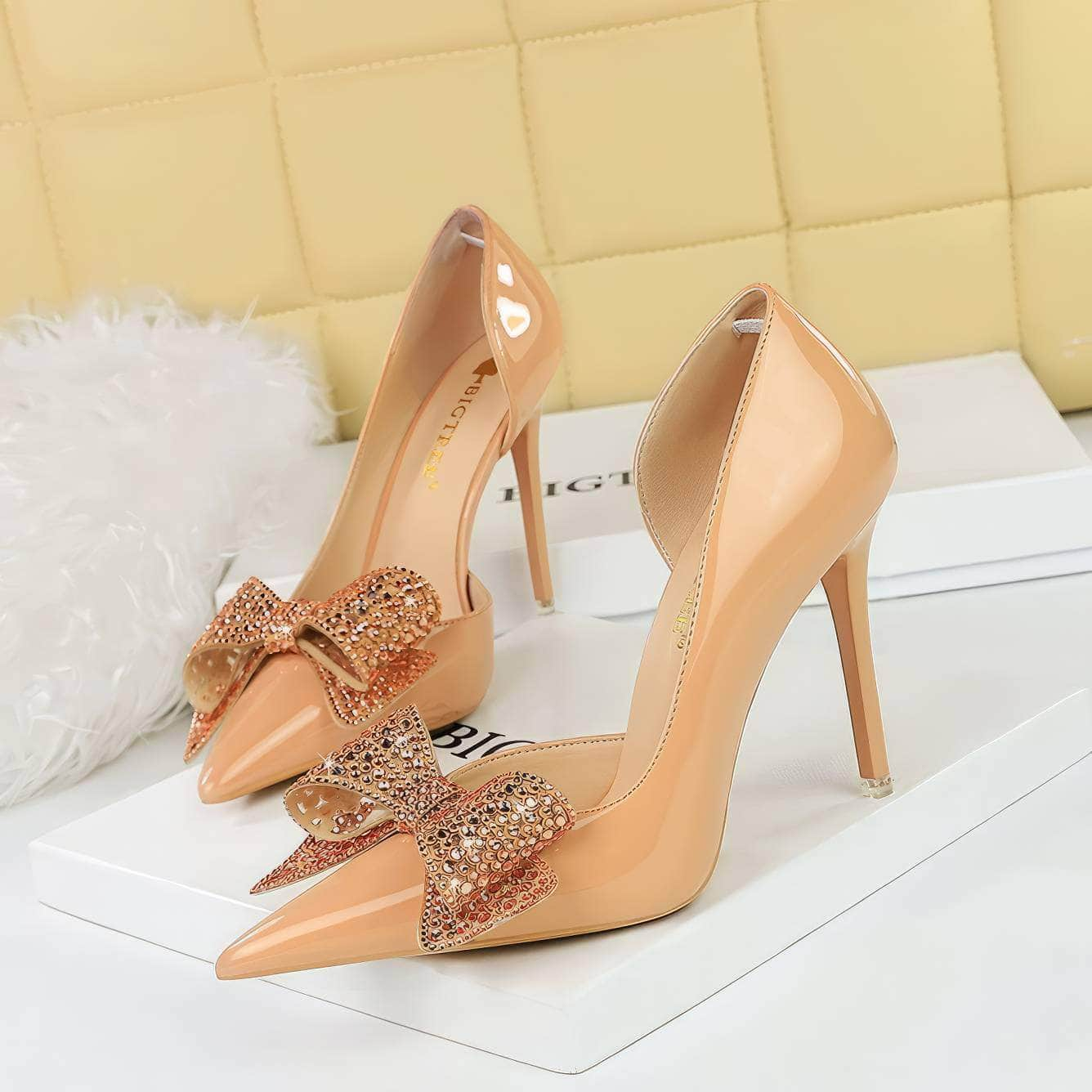 Crystal Embellished Bow Detailed Pump Stilettos