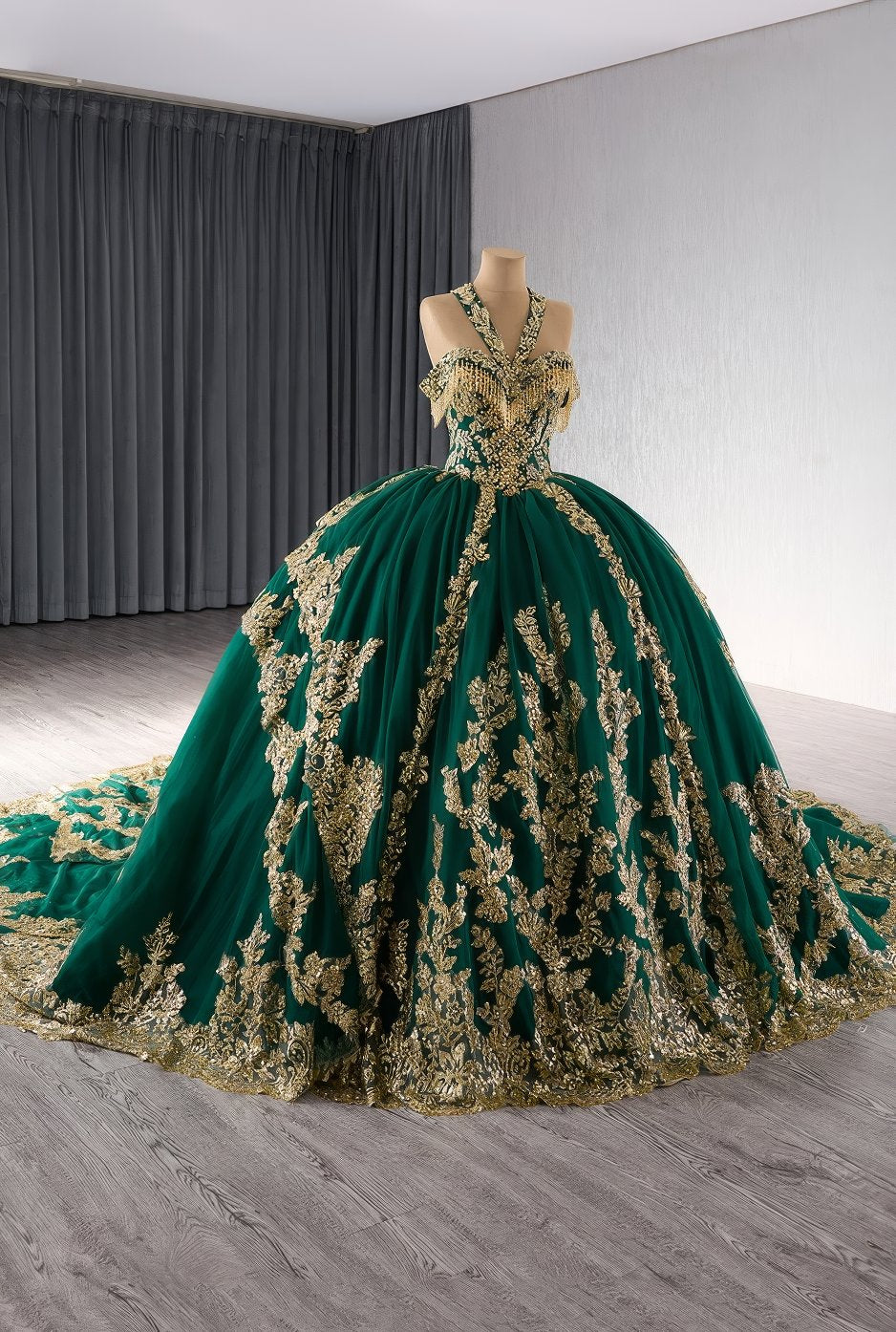 Emerald Green Quinceañera Gold Beaded Frill-Accented Dress - D2X5Y