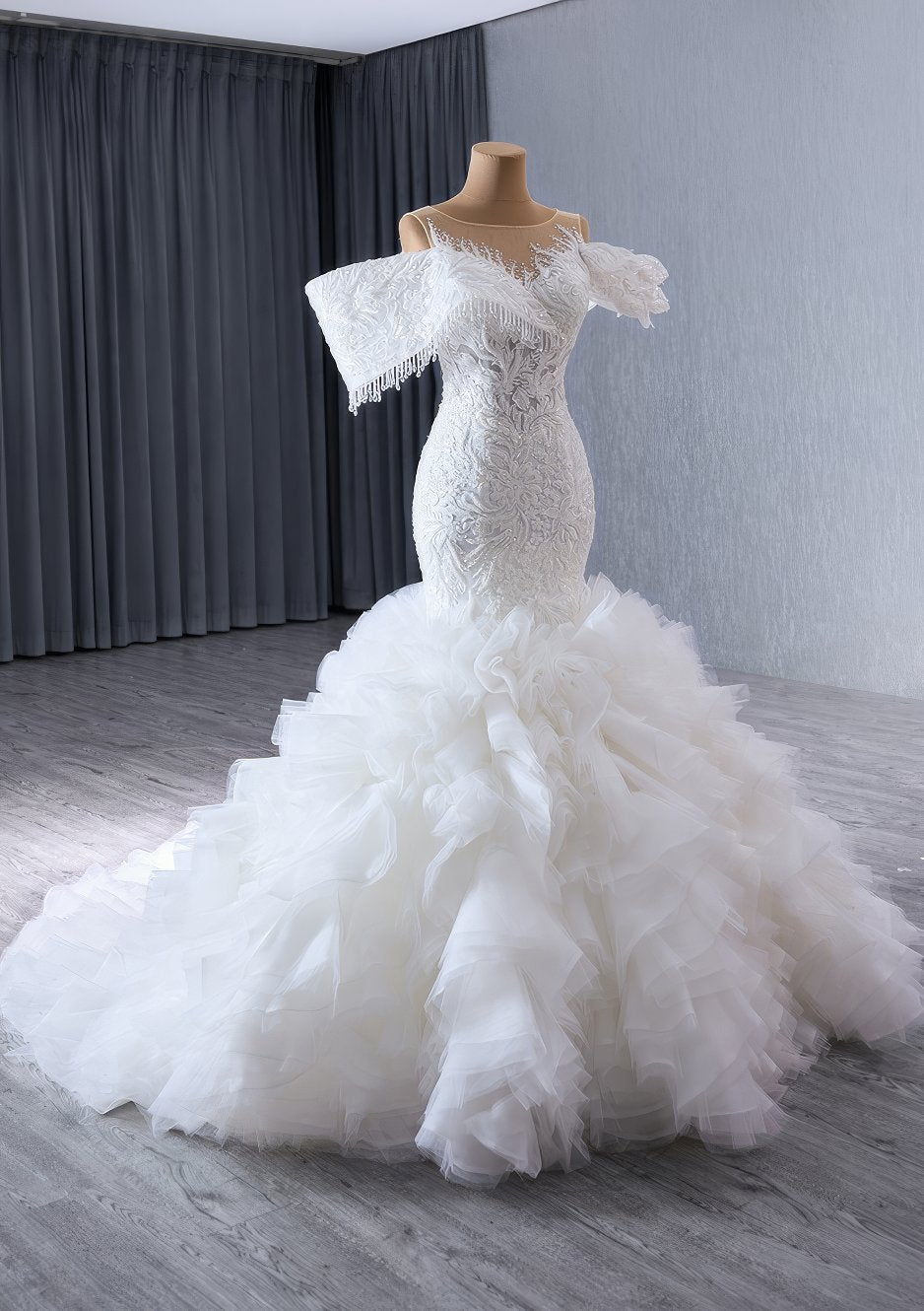 Luxury Beaded Lace Mermaid Wedding Dress L3M4N