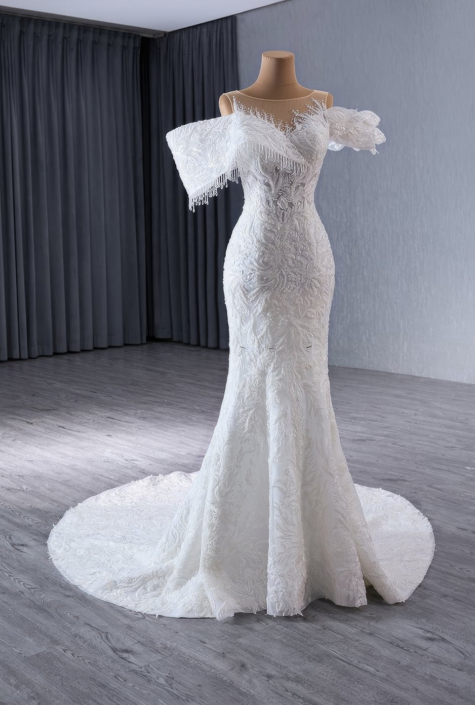 Luxury Beaded Lace Mermaid Wedding Dress L3M4N