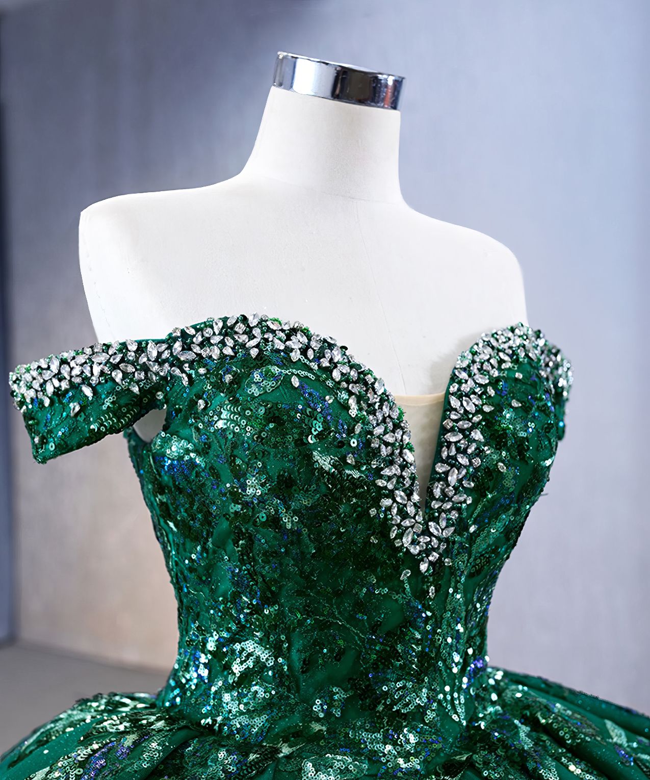 Off The Shoulder Emerald Sequin Detailed Quinceañeraa Dress F1G2I