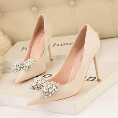 Pearl Bow Detailed Stiletto Pumps