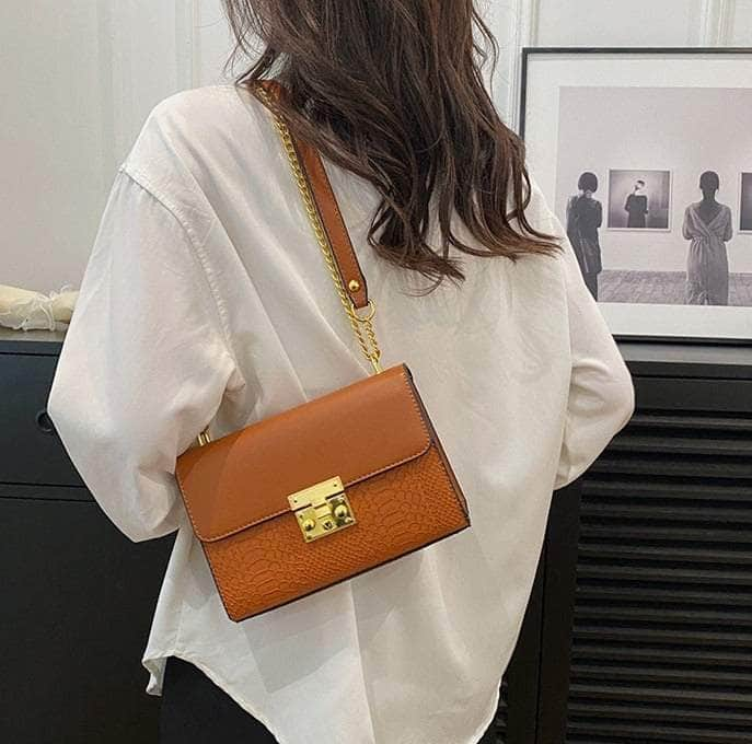 Retro One Shoulder Chain Bag