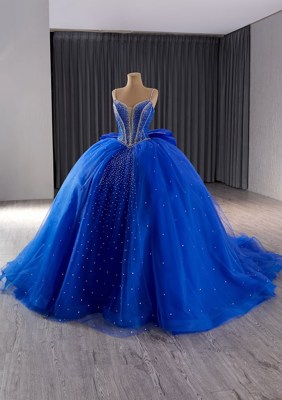 Spaghetti Straps Rhinestone Decor Tulle Ball Gown - J7K8L