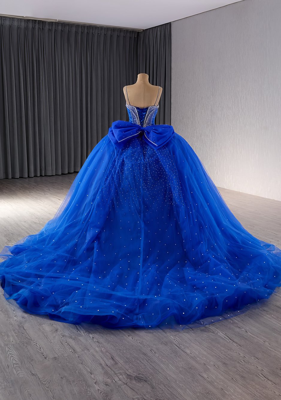 Spaghetti Straps Rhinestone Decor Tulle Ball Gown - J7K8L