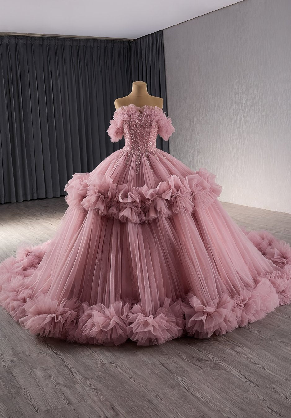 Strapless Layered Tulle Beaded Ball Dress P9Q0R