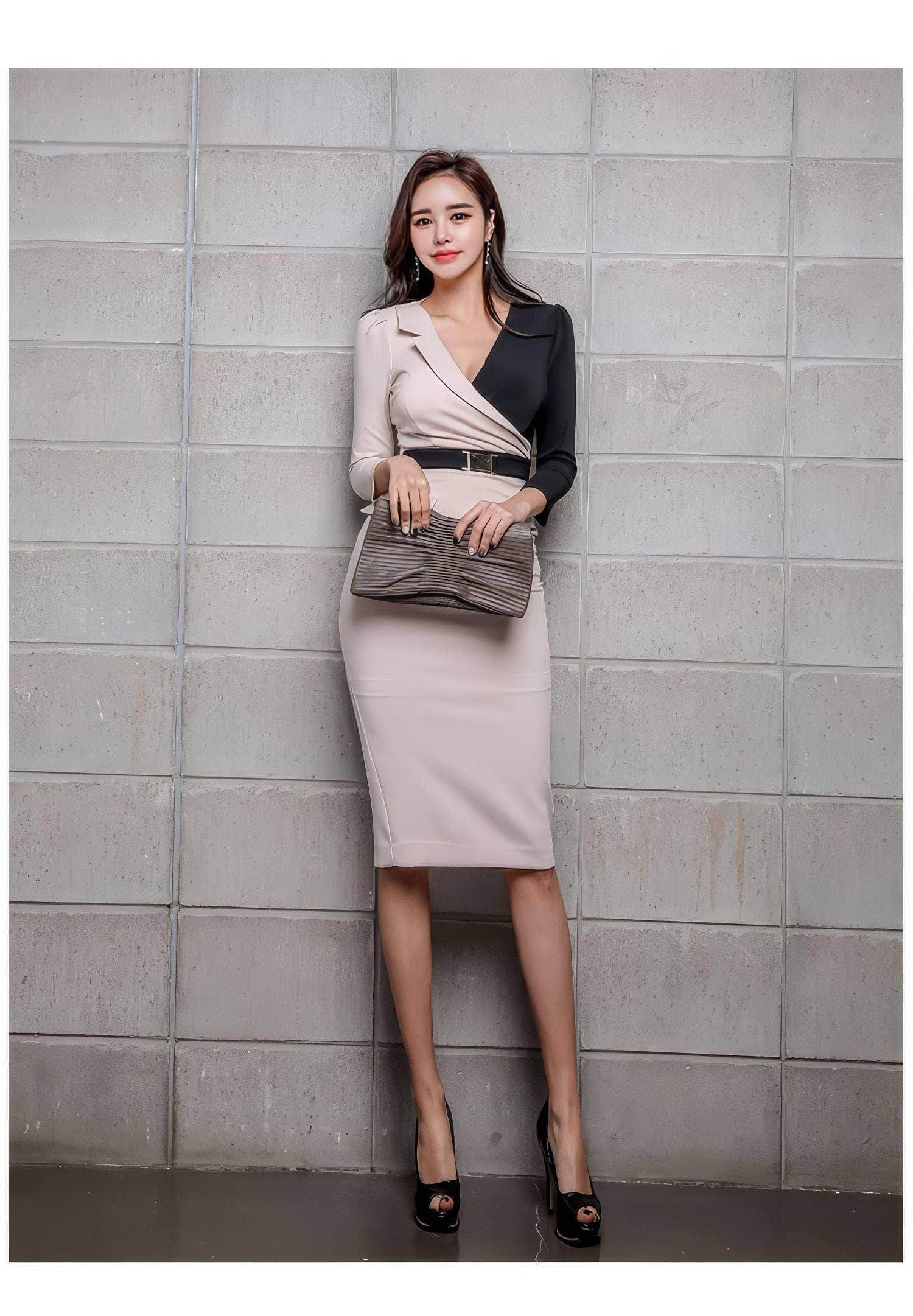 Two-Toned Double Pockets Detail Slim Fit Dress