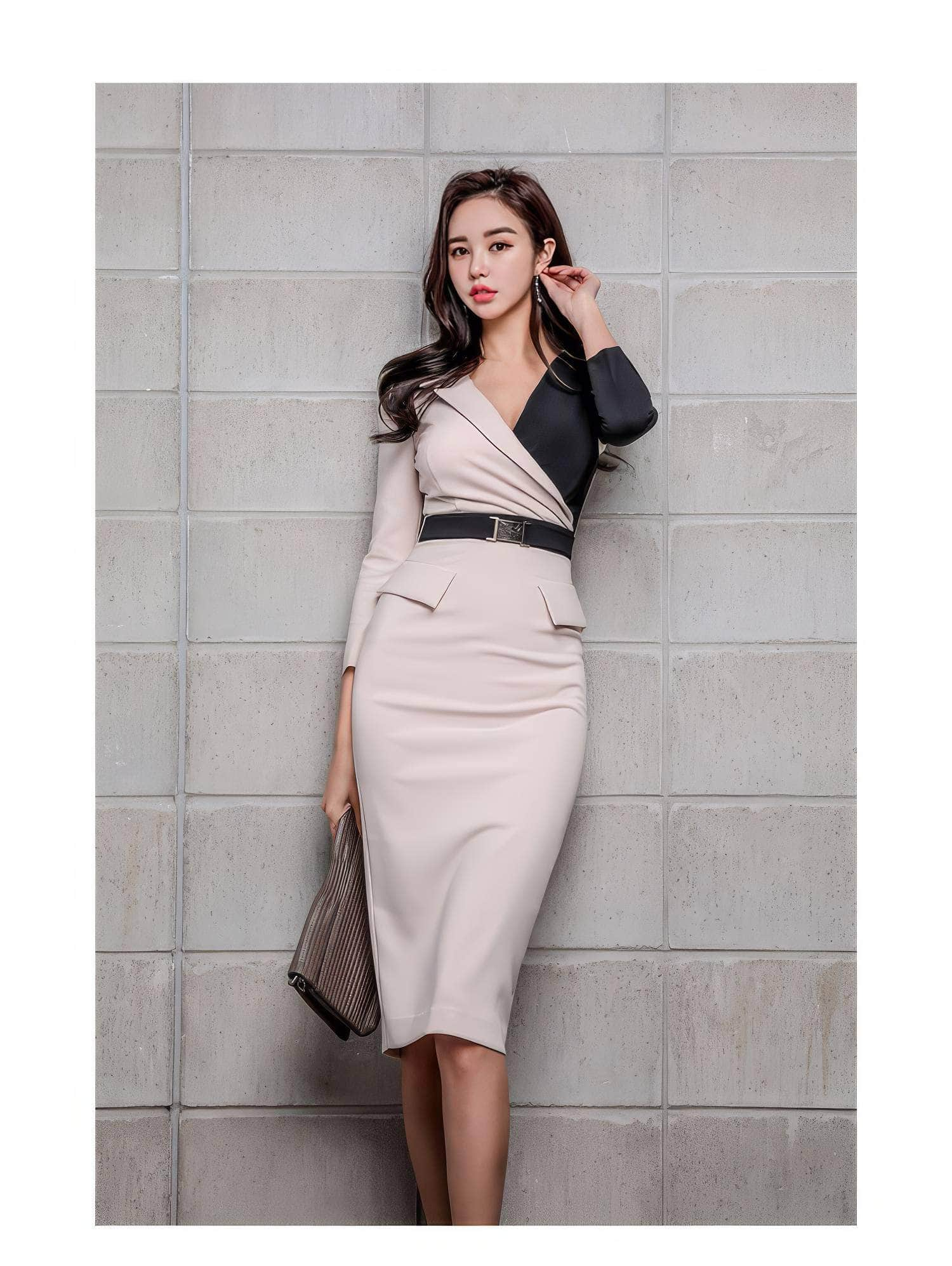 Two-Toned Double Pockets Detail Slim Fit Dress