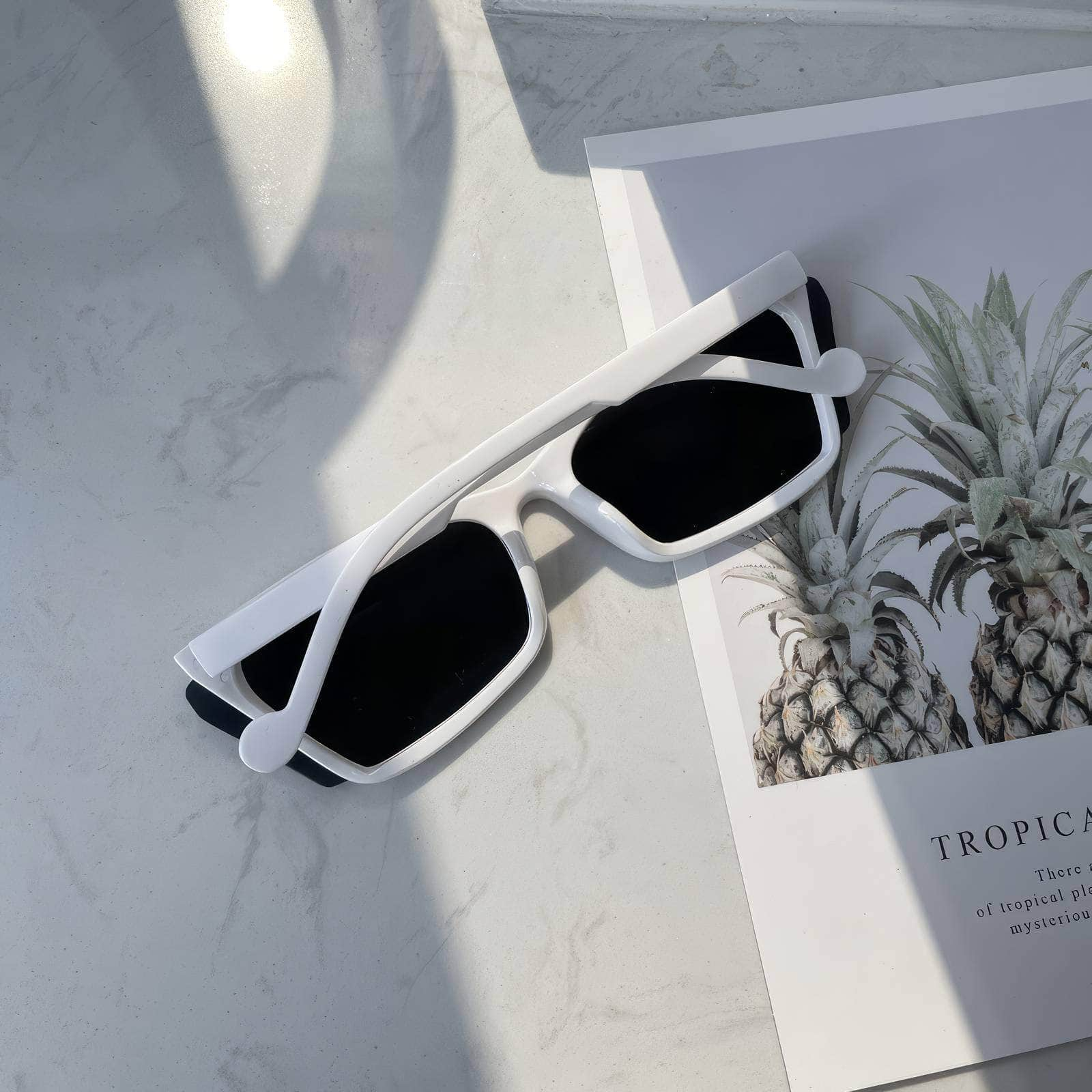 Unique Sleek Frame Sunglasses