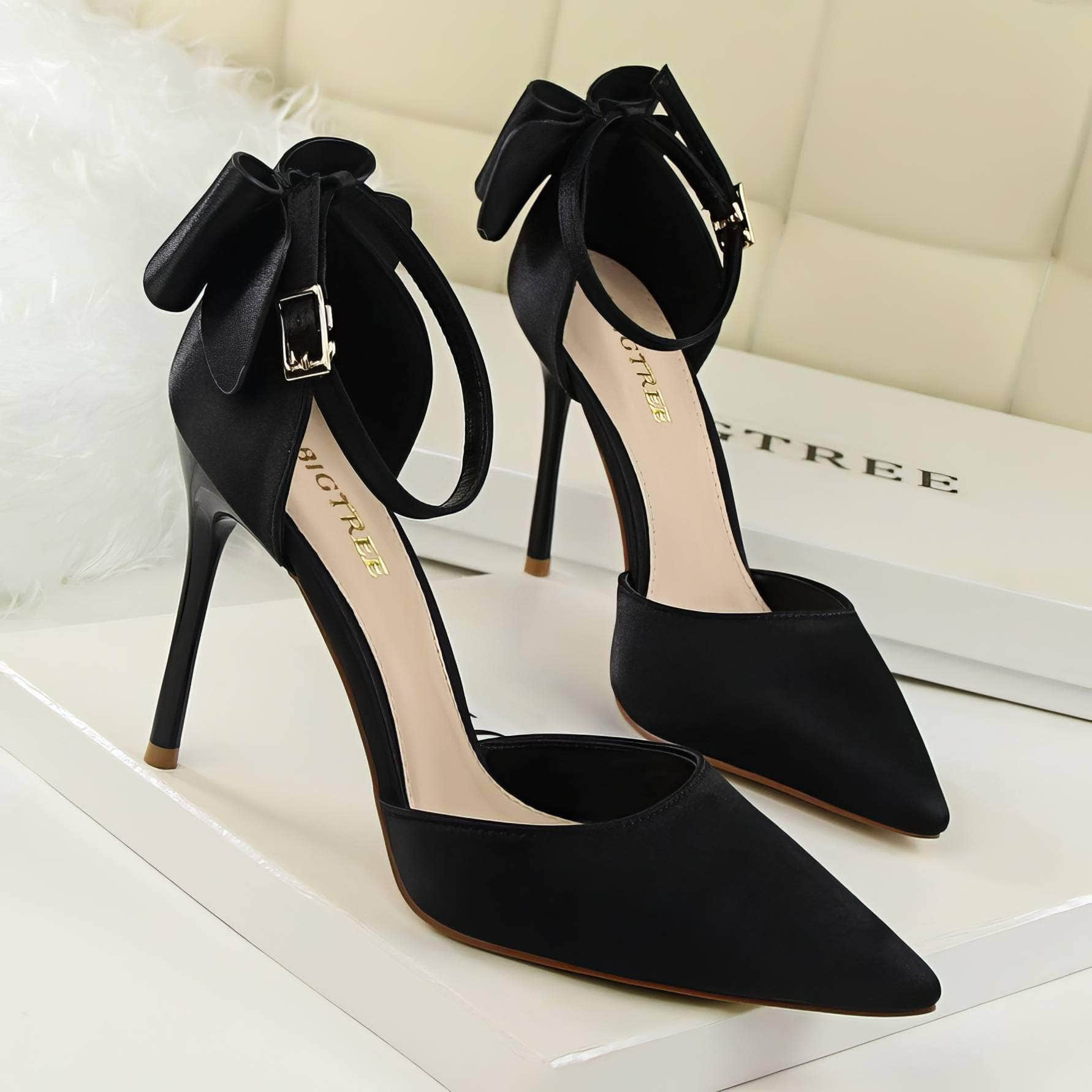 Ankle Strap Bow Detailed Stiletto Heels EU 33 / Black / 8CM