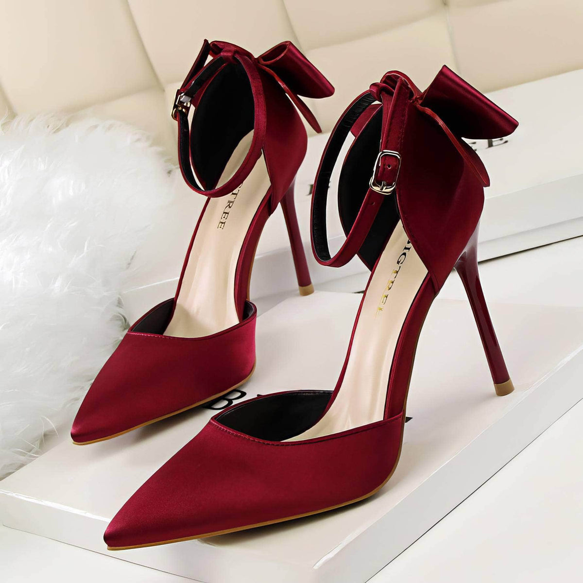 Ankle Strap Bow Detailed Stiletto Heels EU 33 / Maroon / 8CM