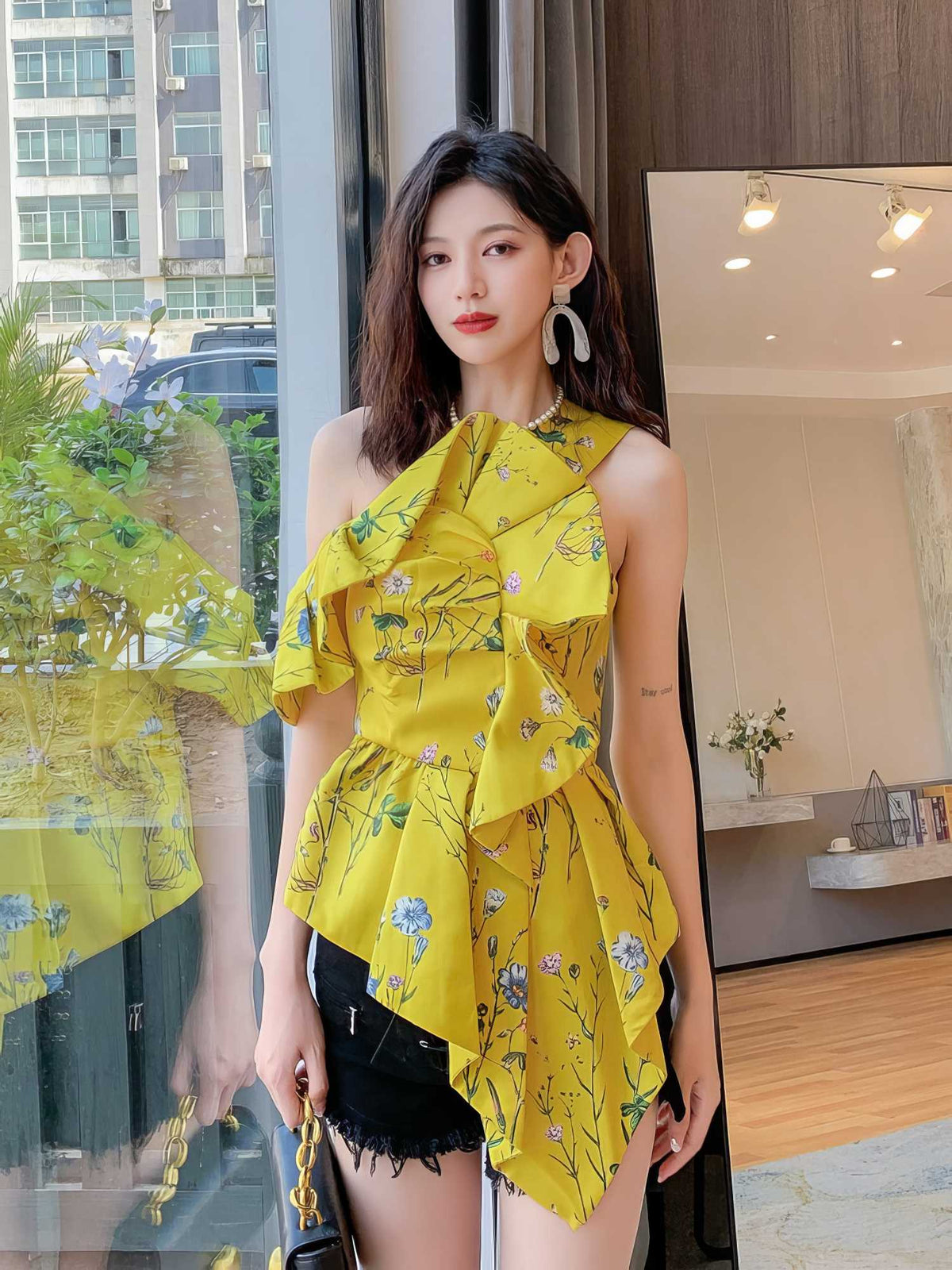 Big Strap Off-Shoulder Ruffle Top US 4 / Yellow