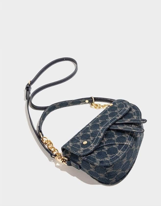 Chic Lambskin Armpit Purse