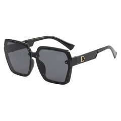 Chic Square Eyewear Black/Gray / Resin