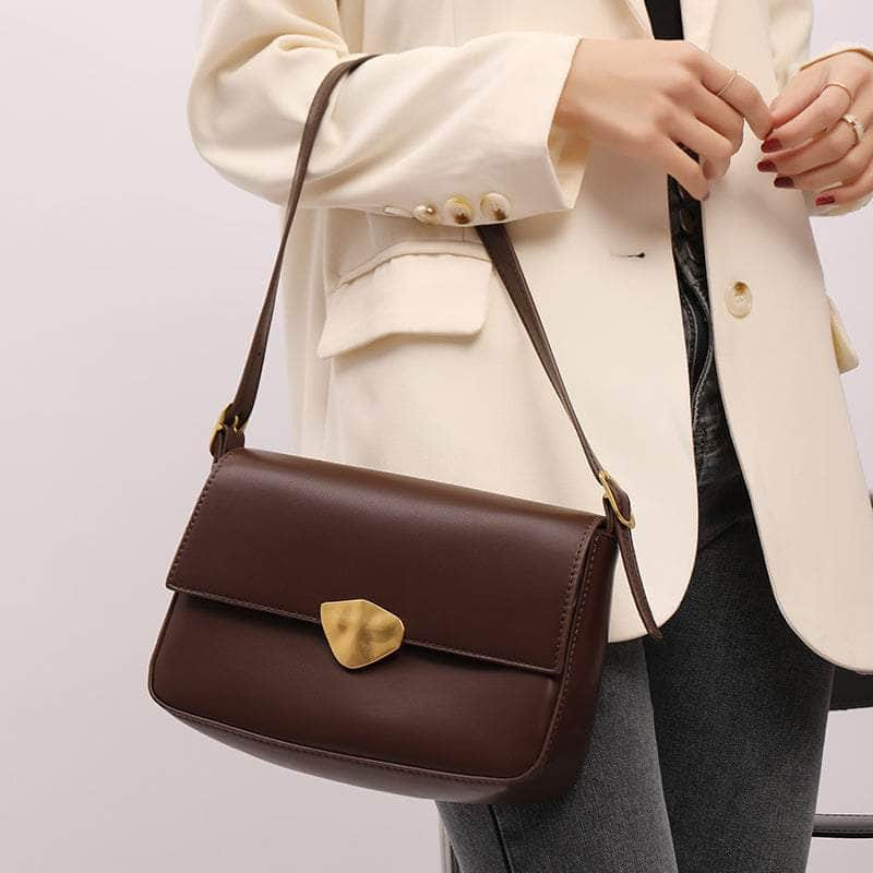 Classic Leather Handbag with a Vintage Touch