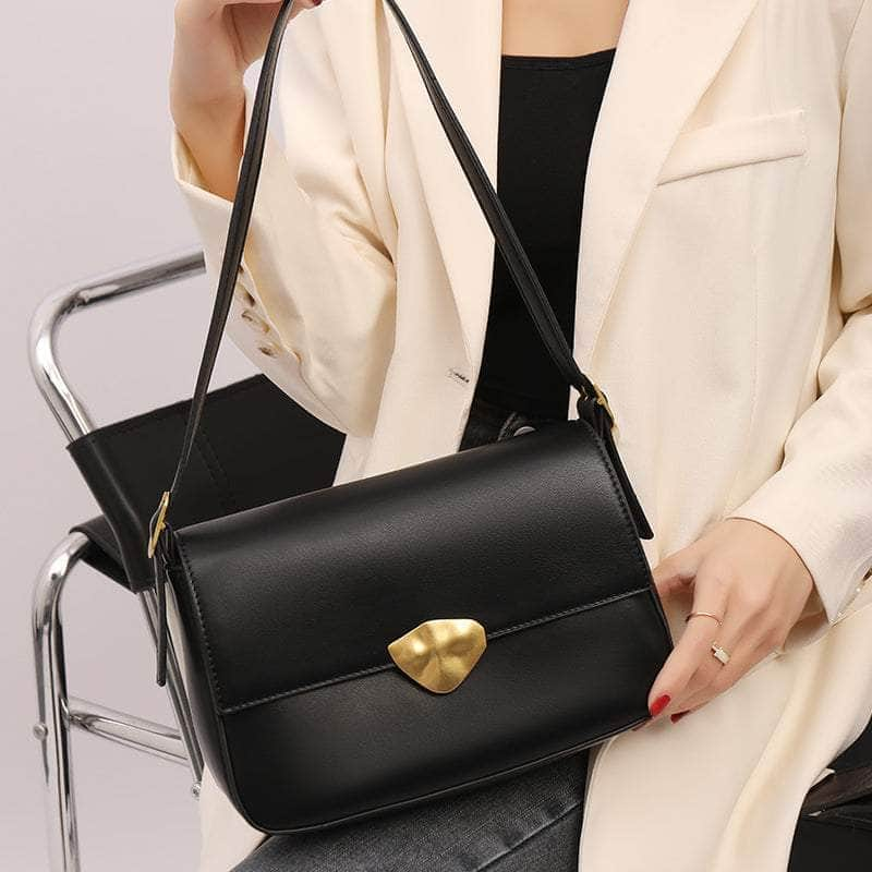 Classic Leather Handbag with a Vintage Touch