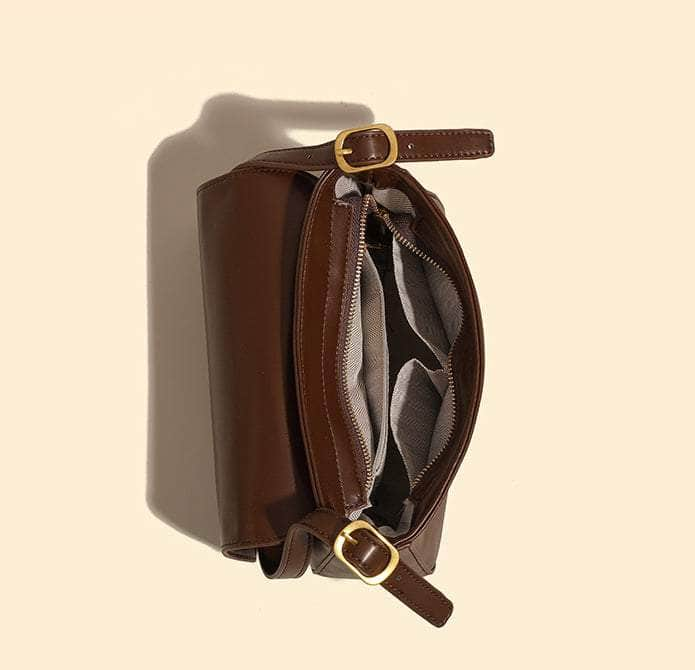 Classic Leather Handbag with a Vintage Touch