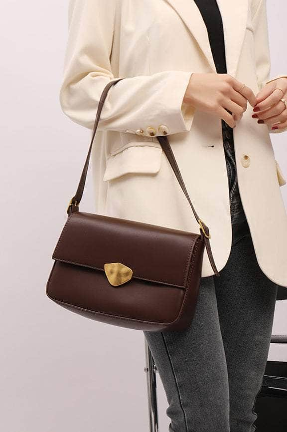 Classic Leather Handbag with a Vintage Touch