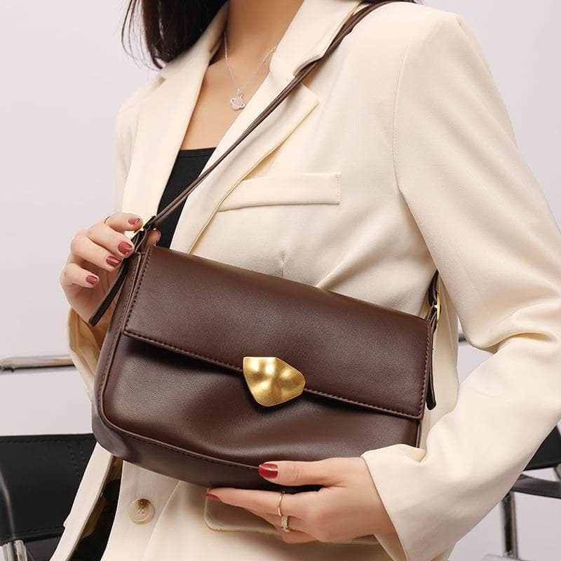 Classic Leather Handbag with a Vintage Touch