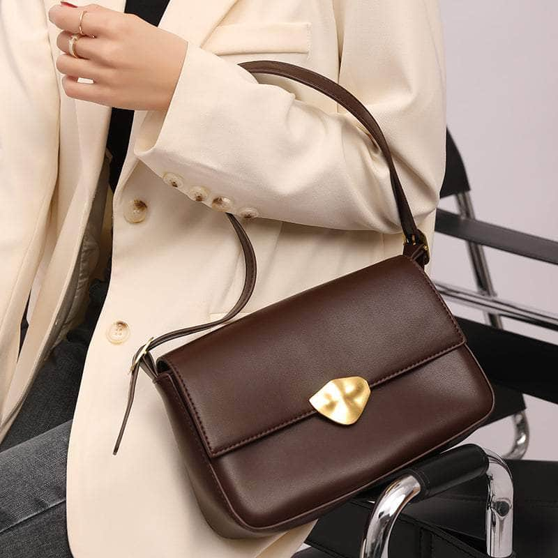 Classic Leather Handbag with a Vintage Touch