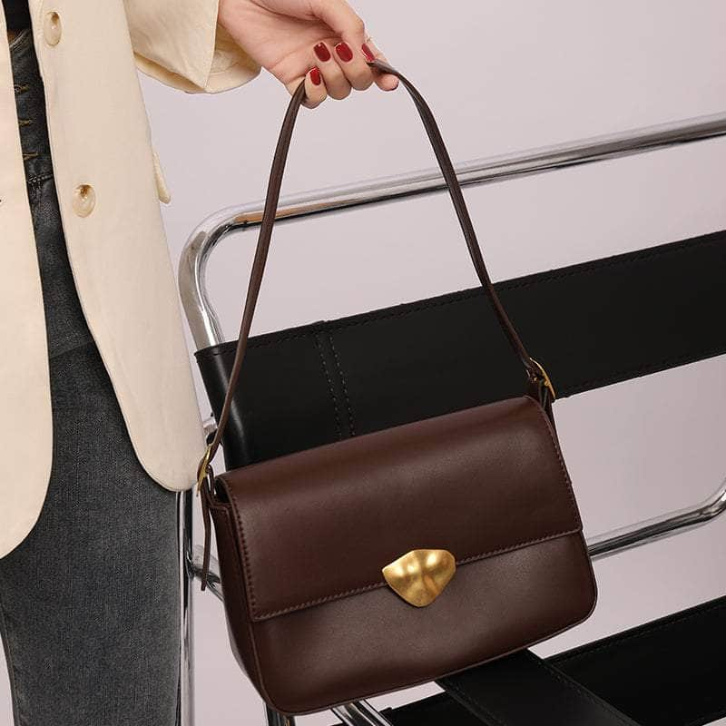 Classic Leather Handbag with a Vintage Touch