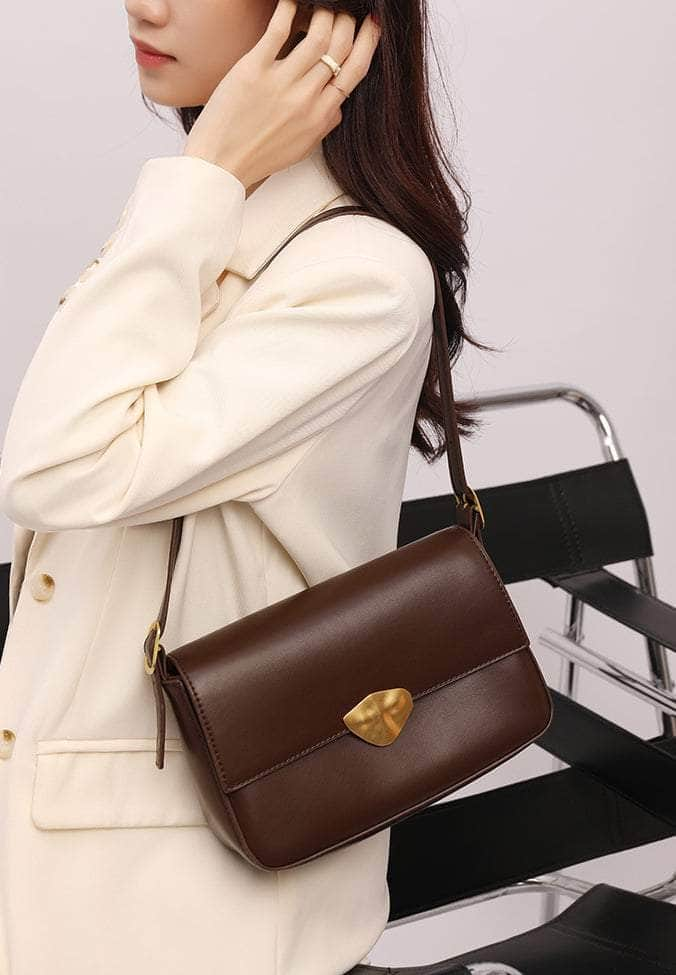 Classic Leather Handbag with a Vintage Touch