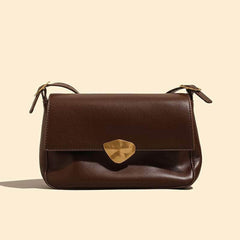 Classic Leather Handbag with a Vintage Touch Brown