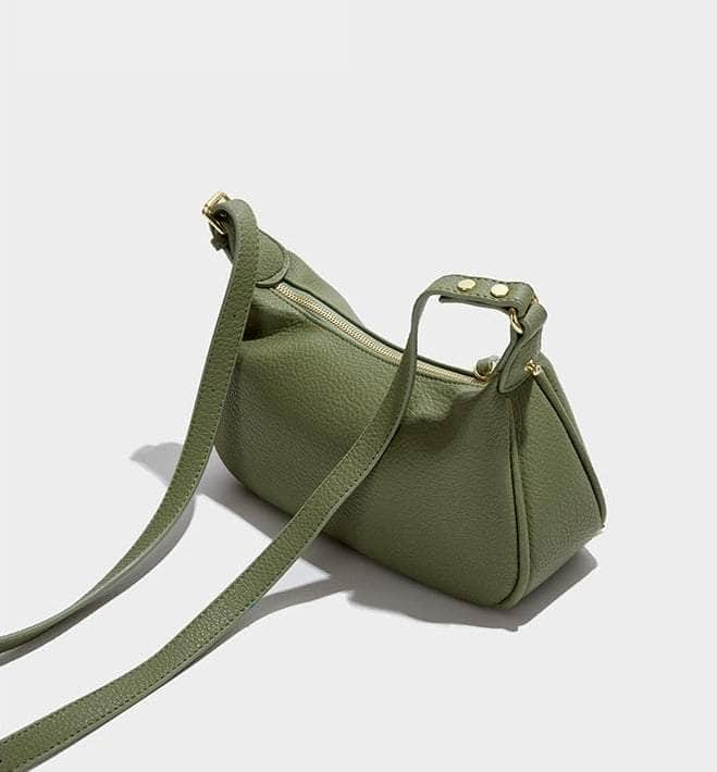 Classic Shoulder Bag with a Retro Vibe