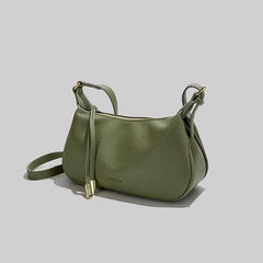 Classic Shoulder Bag with a Retro Vibe