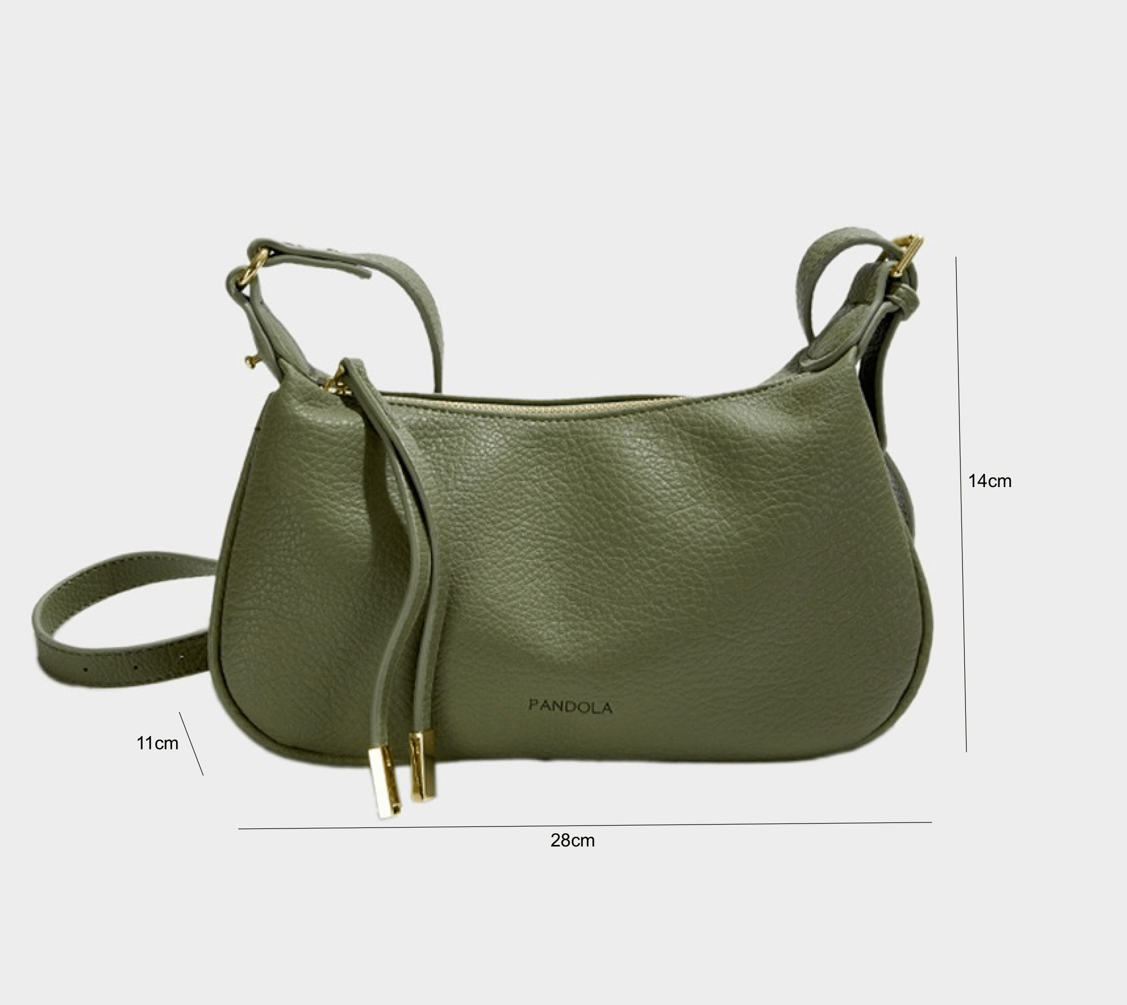 Classic Shoulder Bag with a Retro Vibe