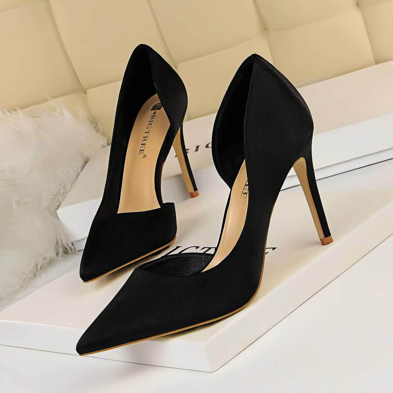 Classy Pointy Toes Satin Court Stilettos EU 33 / Black / 9.5CM