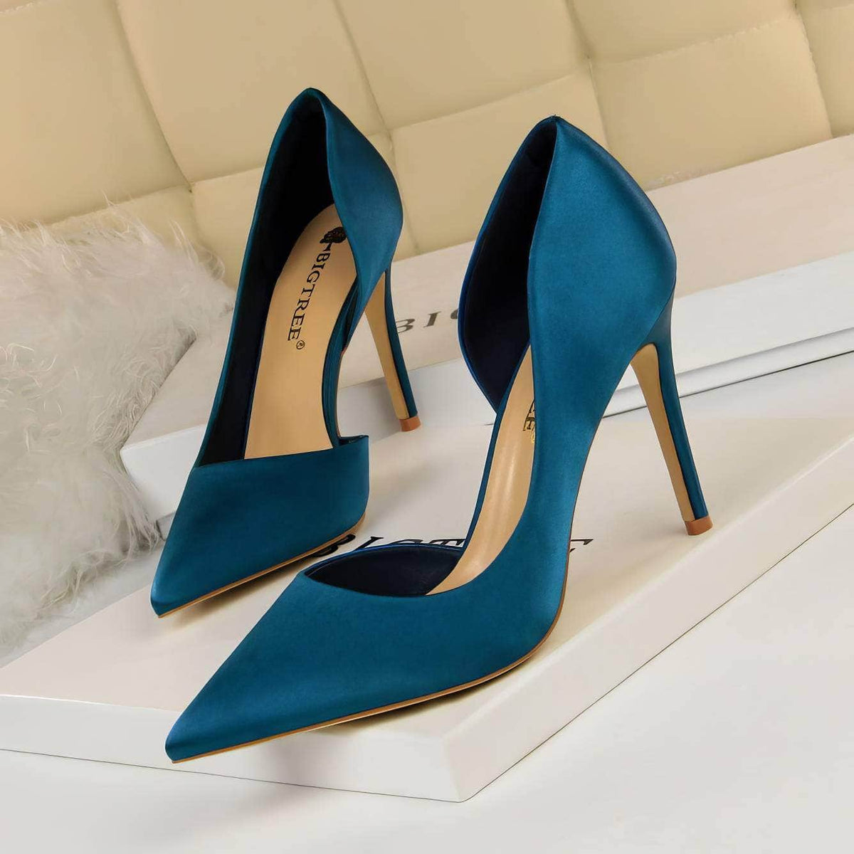 Classy Pointy Toes Satin Court Stilettos EU 33 / Blue / 9.5CM