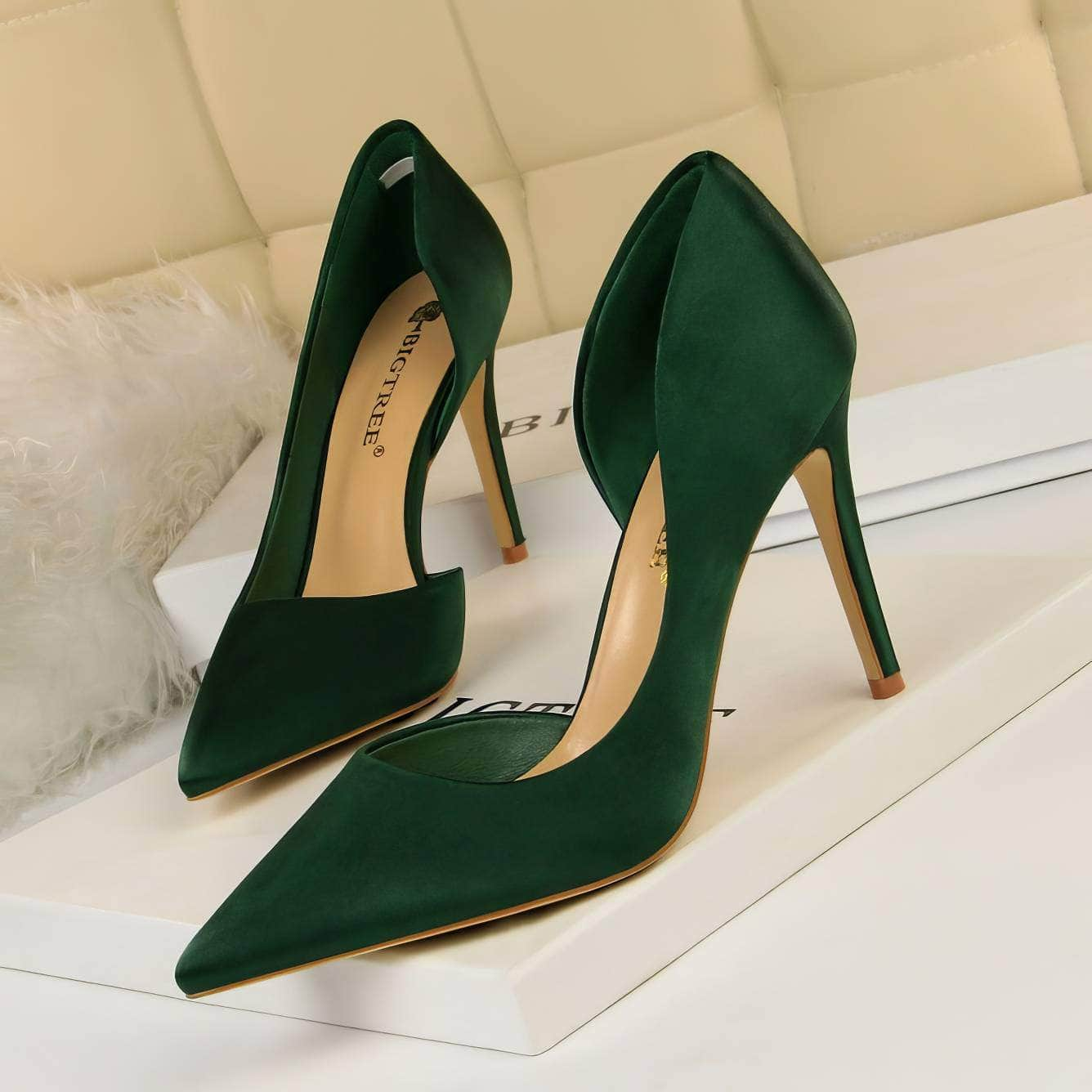 Classy Pointy Toes Satin Court Stilettos EU 33 / Green / 9.5CM