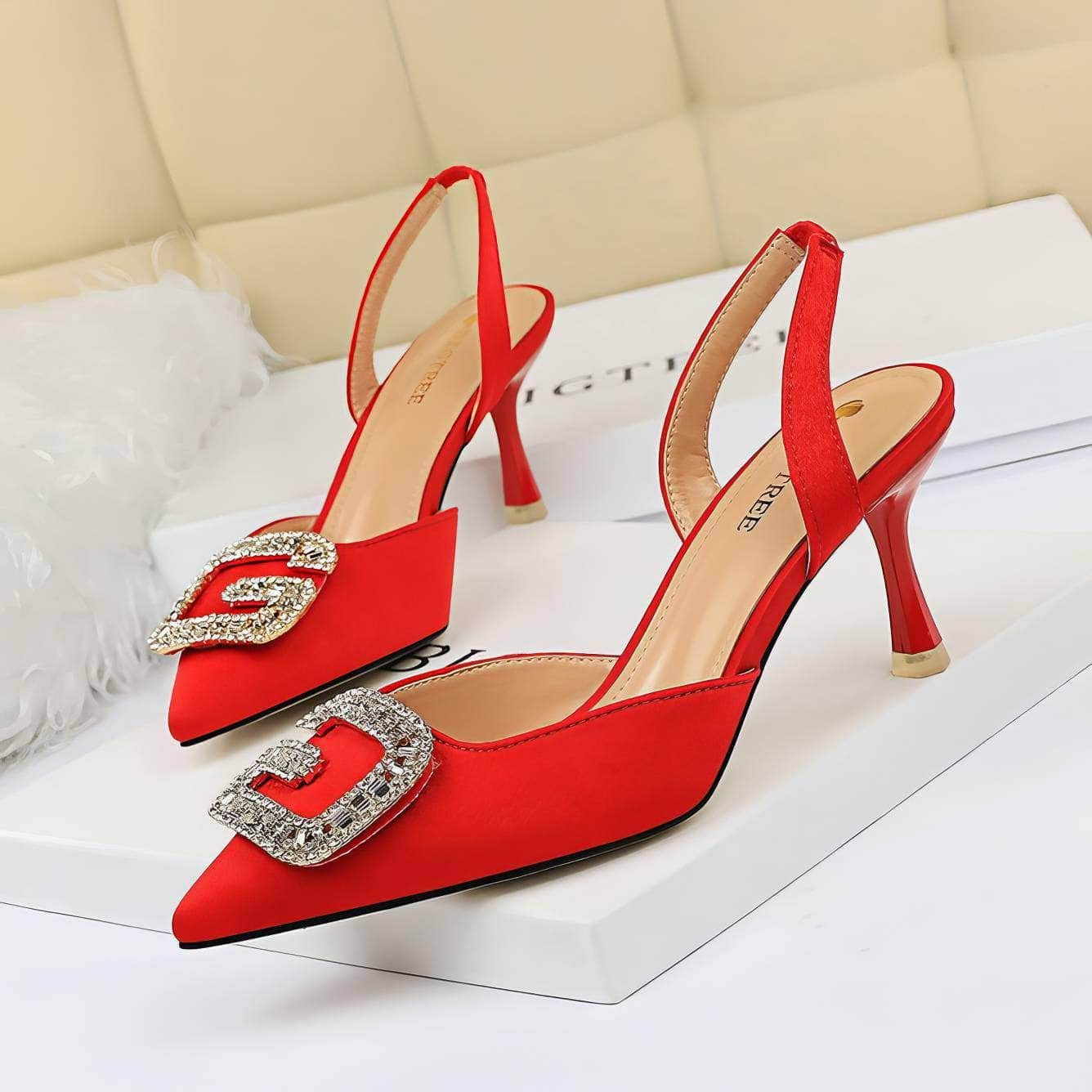 Cut Out Detailed Rhinestone Court Sandals EU 33 / Red / 7CM