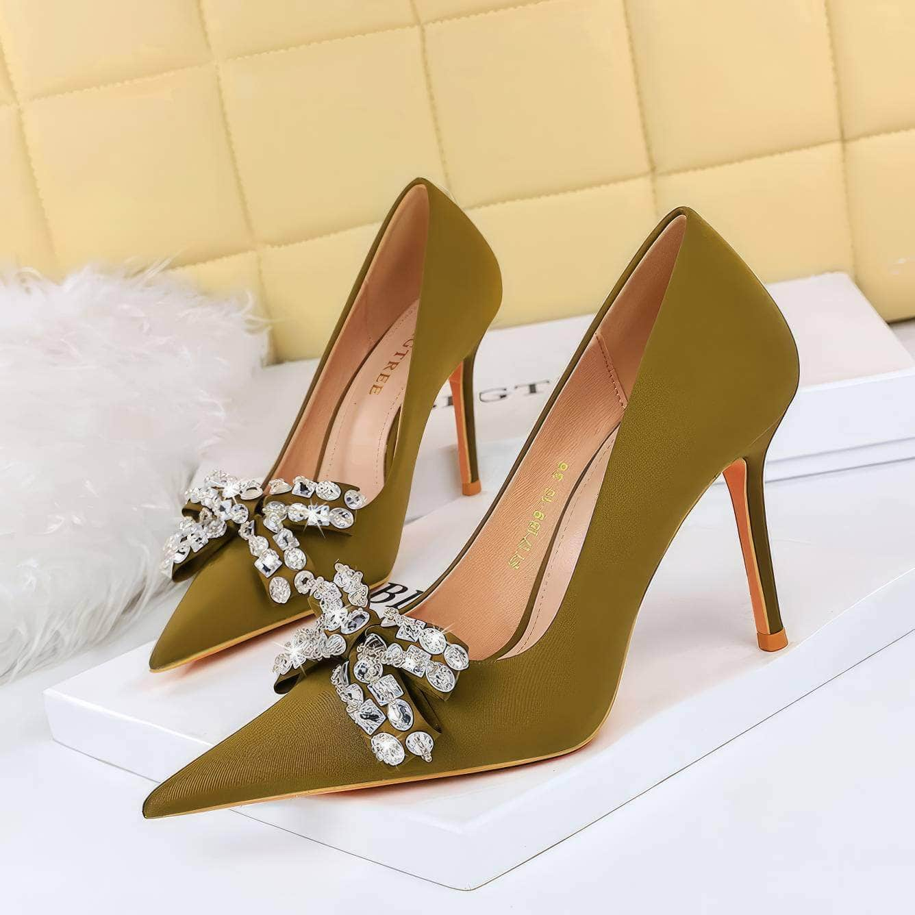 Diamante Crystal Bow Detailed Court Heels