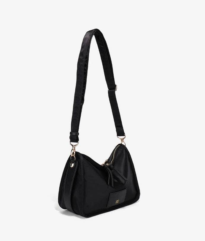 Elegance Redefined Cross Bodybag with Distinctive Appeal