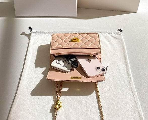 Elegant Quilted Envelope Crossbody Chain Bag