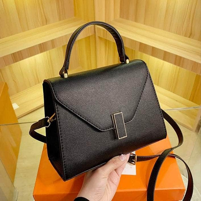 Elegant Single-Shoulder Flap Handbag Black