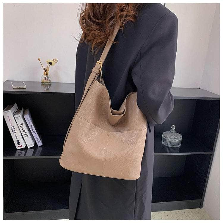 Elegant Women's Bucket Bag in Vegan Leather