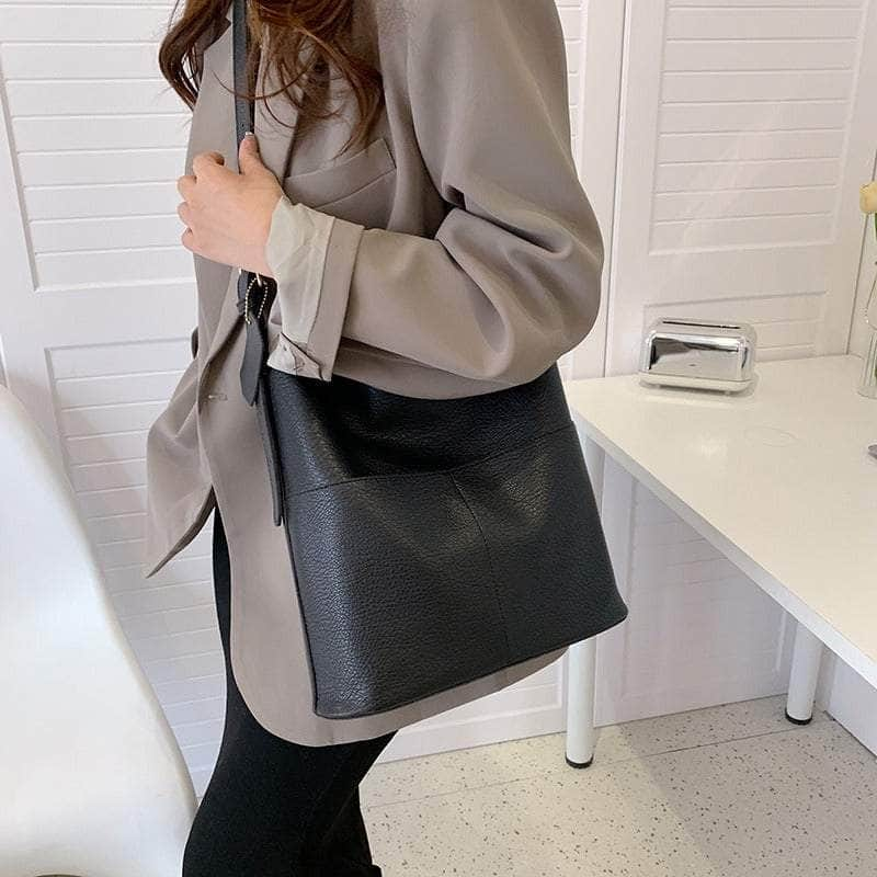 Elegant Women's Bucket Bag in Vegan Leather